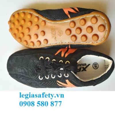 Giày XP - Giày Bóng Đá Đen - Đế Vàng